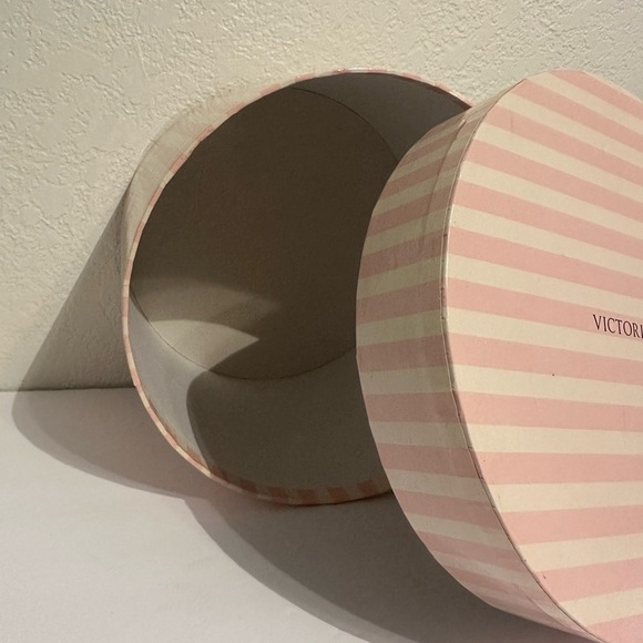 Victoria’s Secret | Rare Vintage Hat Storage Box 9x7 - Picture 4 of 4